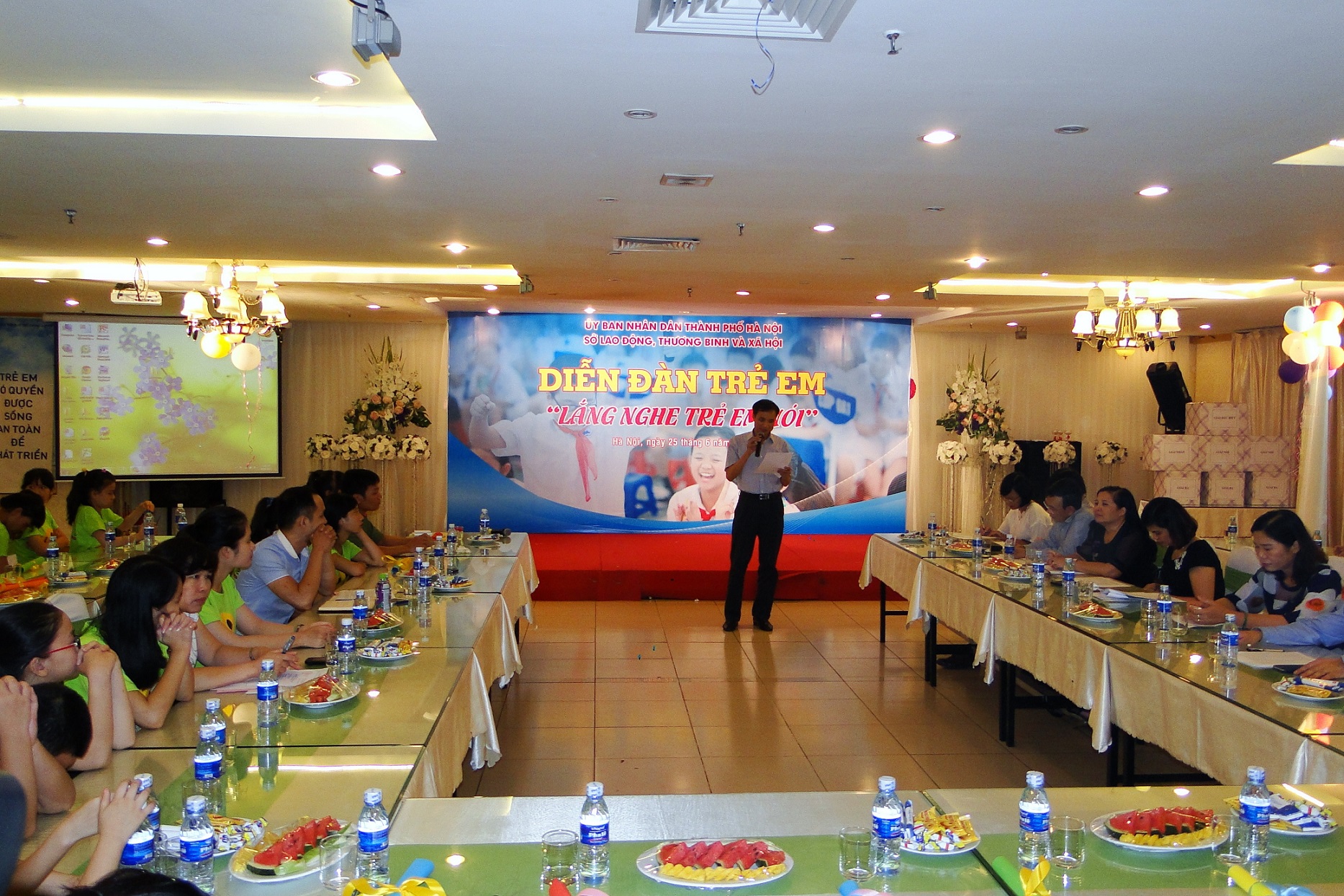 ປະຊາຄົມຊ່ວຍເຫຼືອ, ໜູນຊ່ວຍເດັກນ້ອຍກ່ຽວກັບສິດສຳຜັດກັບຂໍ້ມູນຂ່າວ